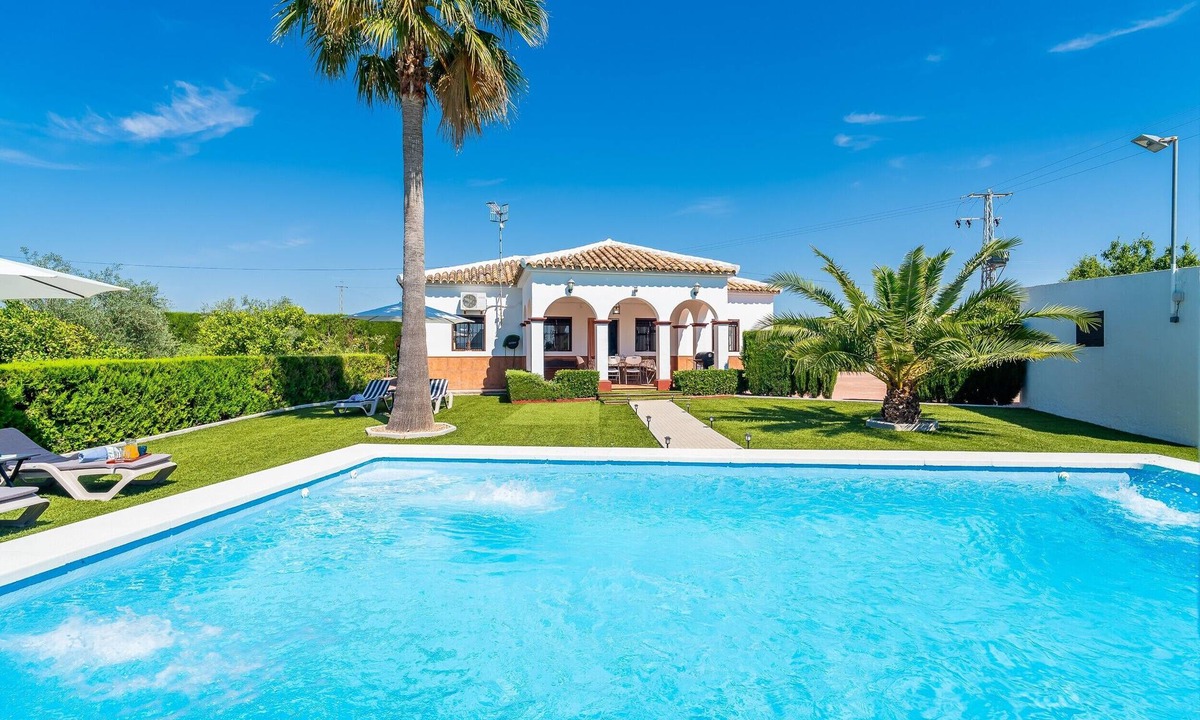 Marchena House | Casa Rural El Azahar – Country House with Private Pool near La Puebla de Cazalla