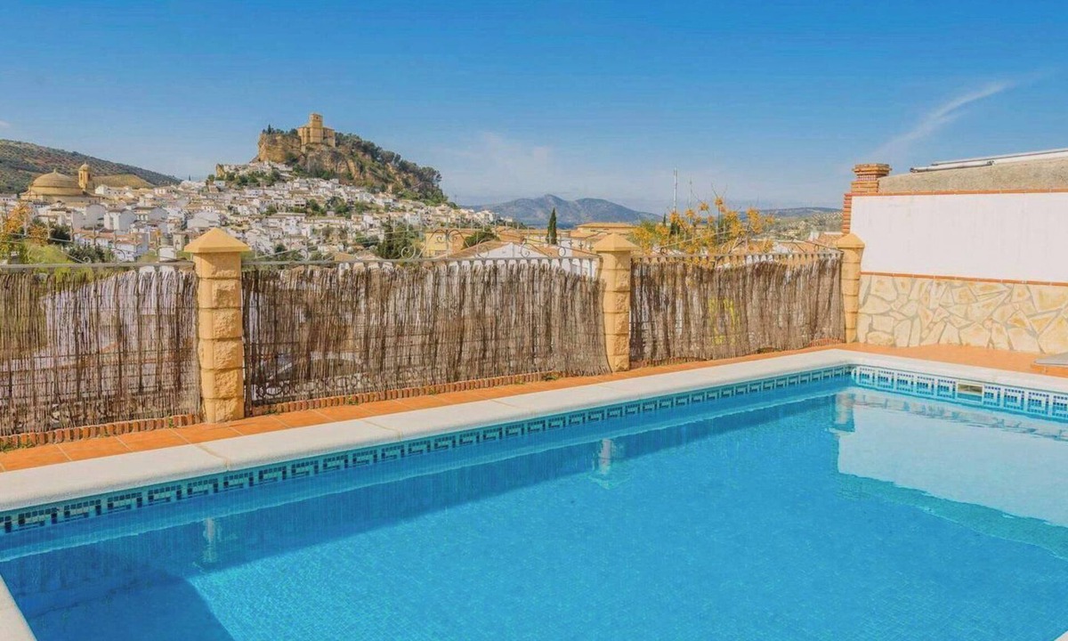 Montefrio Villa | Casas de Paquita - El Mirador Montefrío by Ruralidays