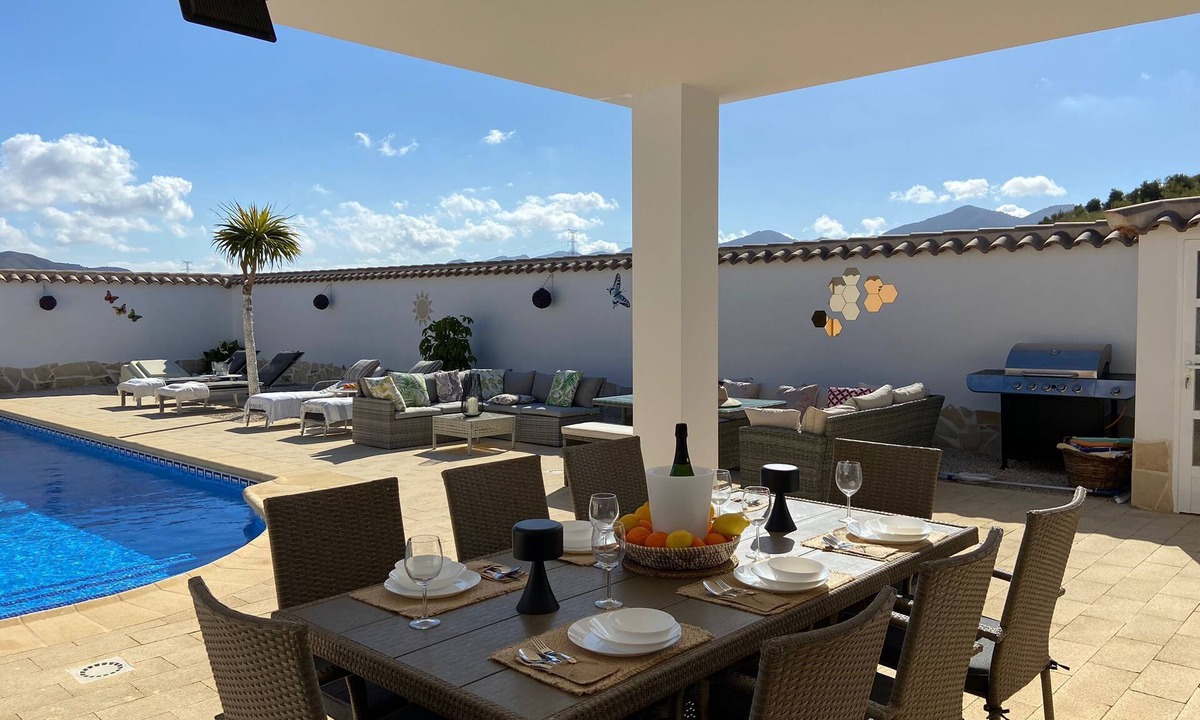 Lorca Villa | Castillo Vista stunning, modern rural villa & large pool close to Lorca Town