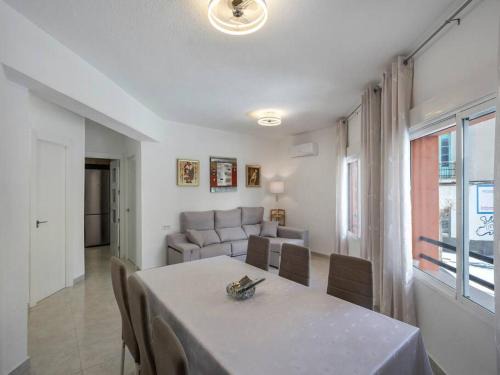 Benalua Apartment | Central Alicante Urban Escape