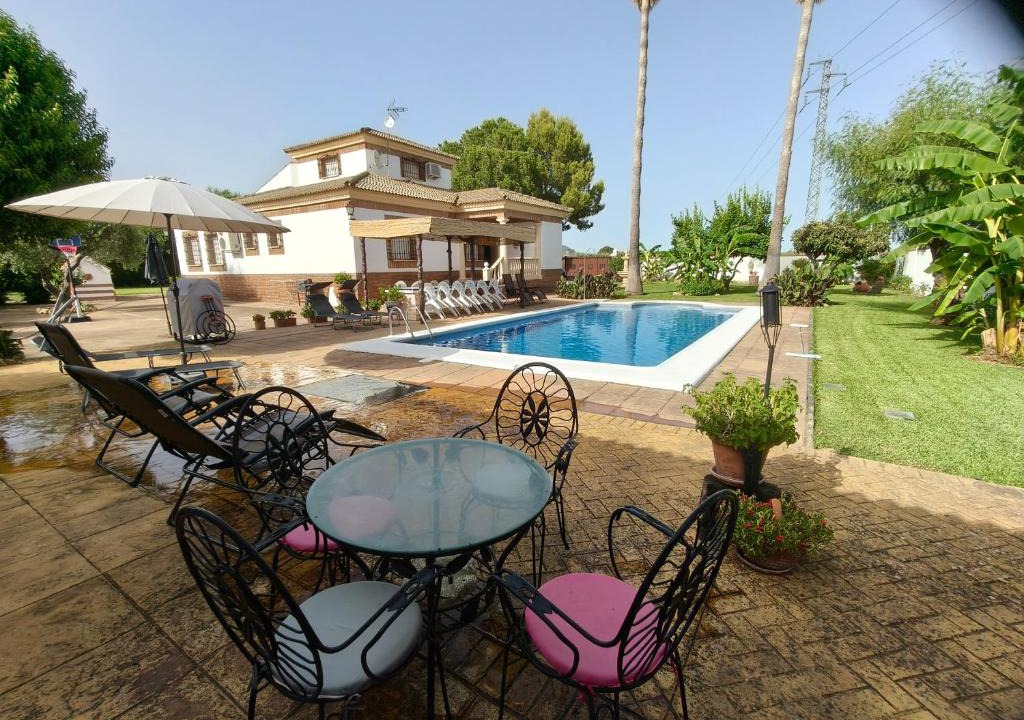 Cordoba House | Chalet Villa Rossmar