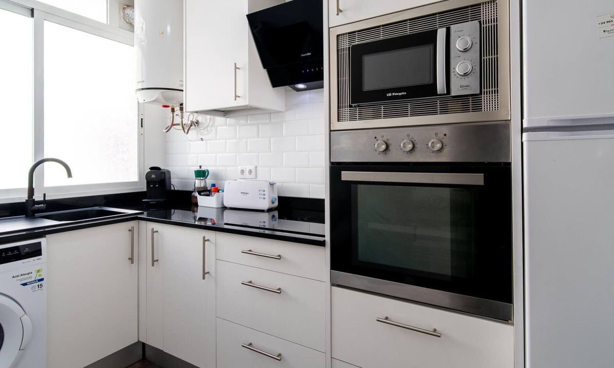 Distrito Sur Apartment | Charming apartment near old town with parking, nearby services