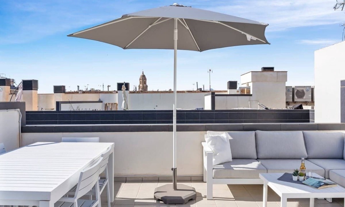 La Victoria Apartment | Charming Málaga Penthouse with Stunning City Views