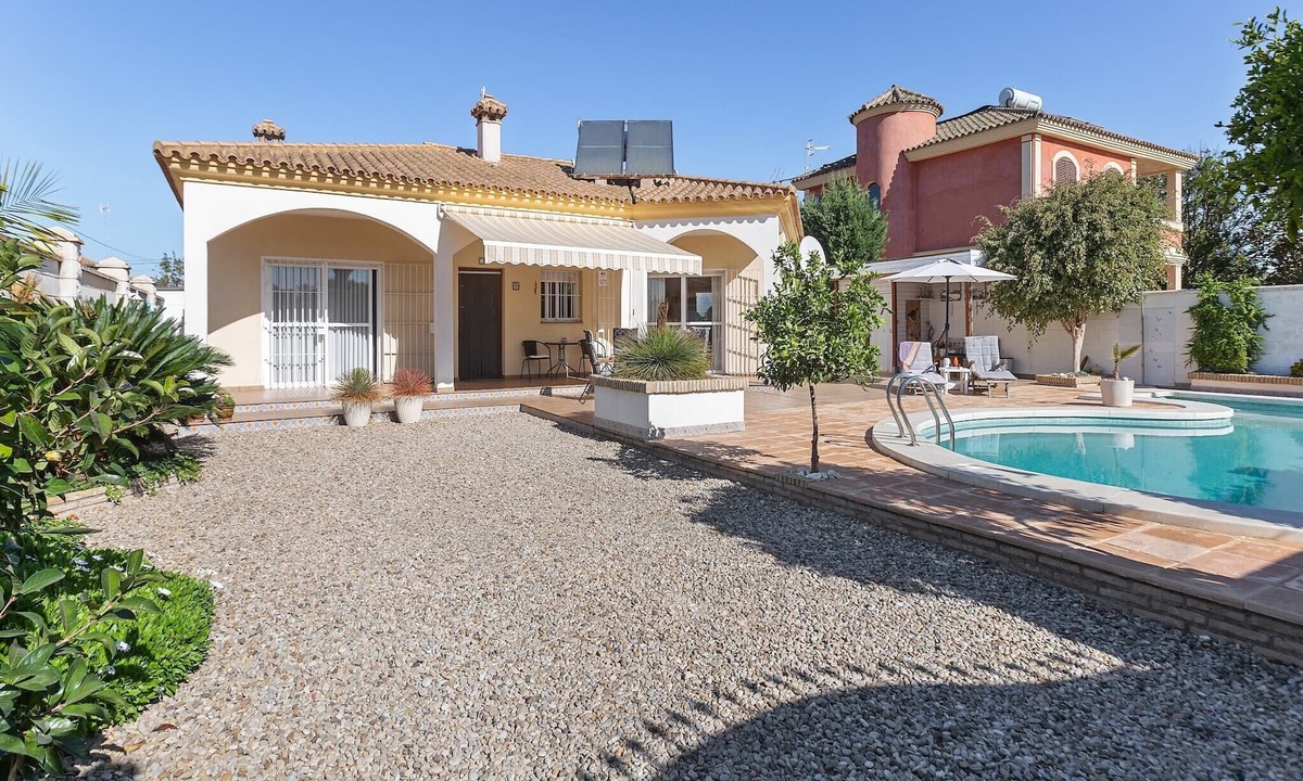 Sanlucar de Barrameda Villa | Costa de la Luz Poolside Villa