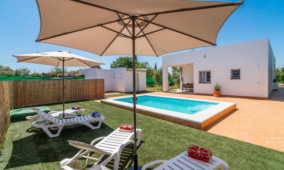 Marchena House | Country House 'Olivera' with Private Pool, Wi-Fi and Air Conditioning