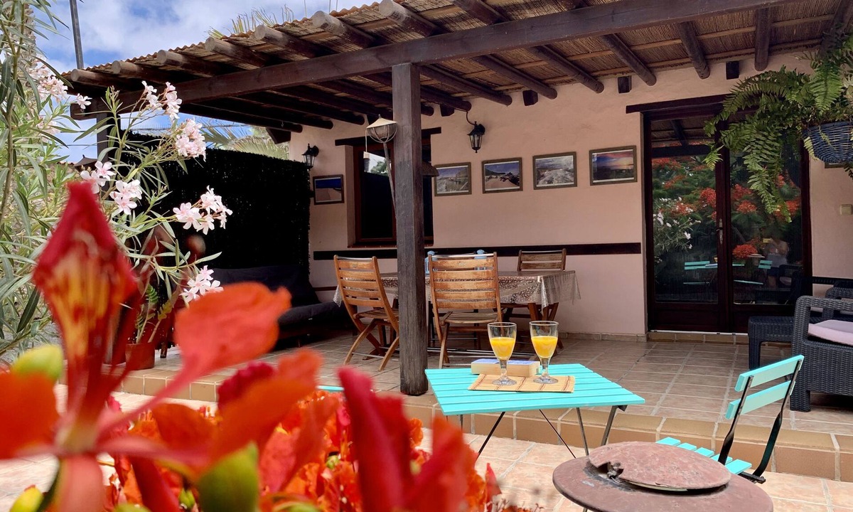 Lajares Villa | Cozy Villa in Lajares with private jacuzzi and garden, offers in September.