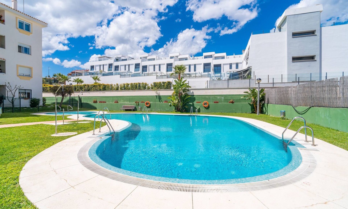 Torre de Benagalbon Apartment | Cubo's Apartamento Añoreta Mar & Golf/communal pool/parking included/terrace/free Wi-Fi