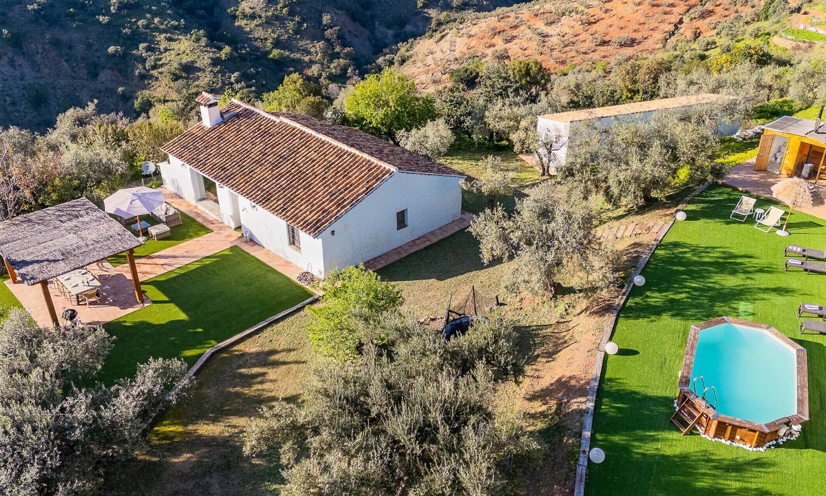 Malaga-Este Cottage | Cubo's Casa Los Pinos High Privacy/Pool Private pool/Rural area/Children's area/Free Wi-Fi