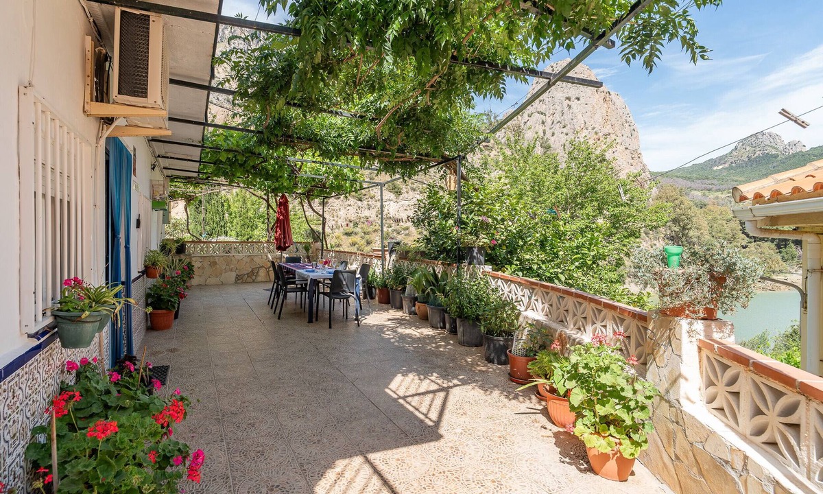 Ardales Cottage | Cubo's Casa Rural El descanso del Caminito del Rey/terrace/rural setting/free Wi-Fi