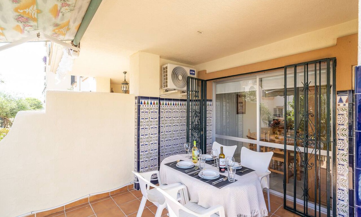 Torre de Benagalbon Apartment | Cubo's First Line Beach Las Gaviotas Apartment/beachfront/terrace/free wifi