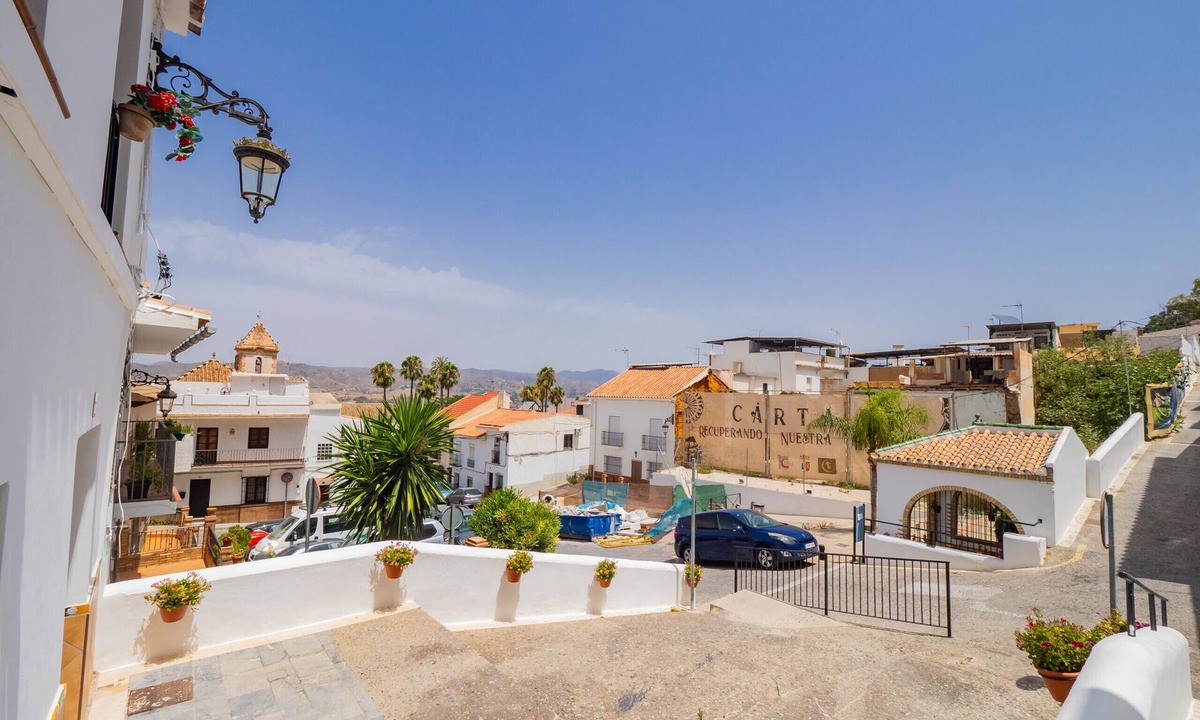 Cartama Bed & Breakfast | Cubo's La Casa del Arco Room Pajaro / free wifi / urban center
