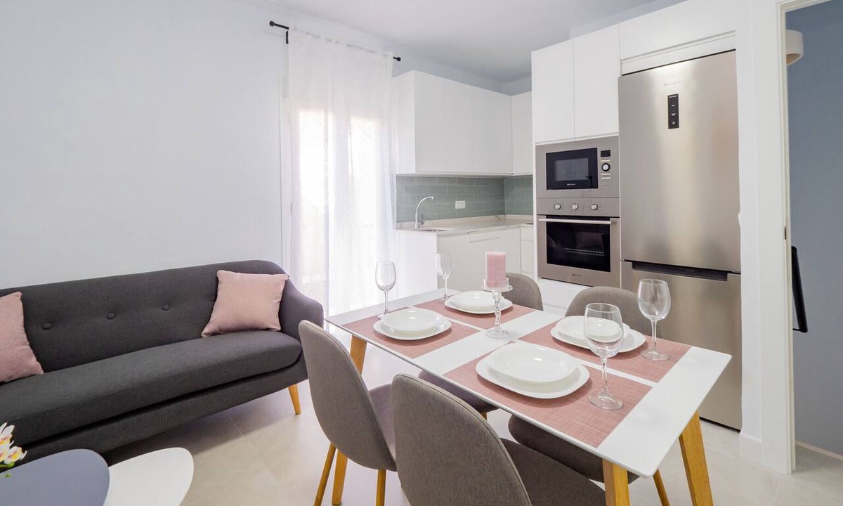 Cartama Apartment | Cubo's Urban Miranda Apartment/free wifi/air conditioning