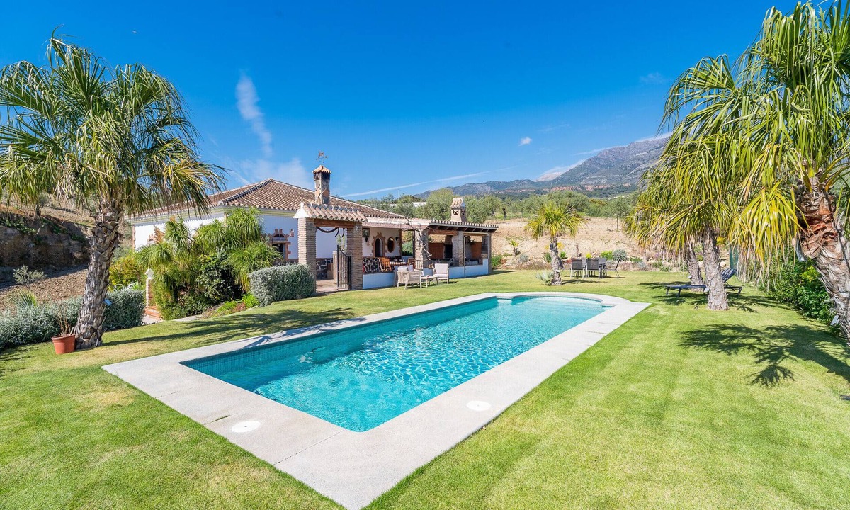 Alozaina Cottage | Cubo's Valentin High Privacy House/terrace/fireplace/BBQ/mountain views
