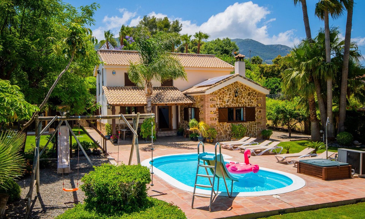Alhaurin el Grande Villa | Cubo's Villa Llanos de la Plata/Heated pool/sauna/fiber optic internet wifi/BBQ/electric car charger