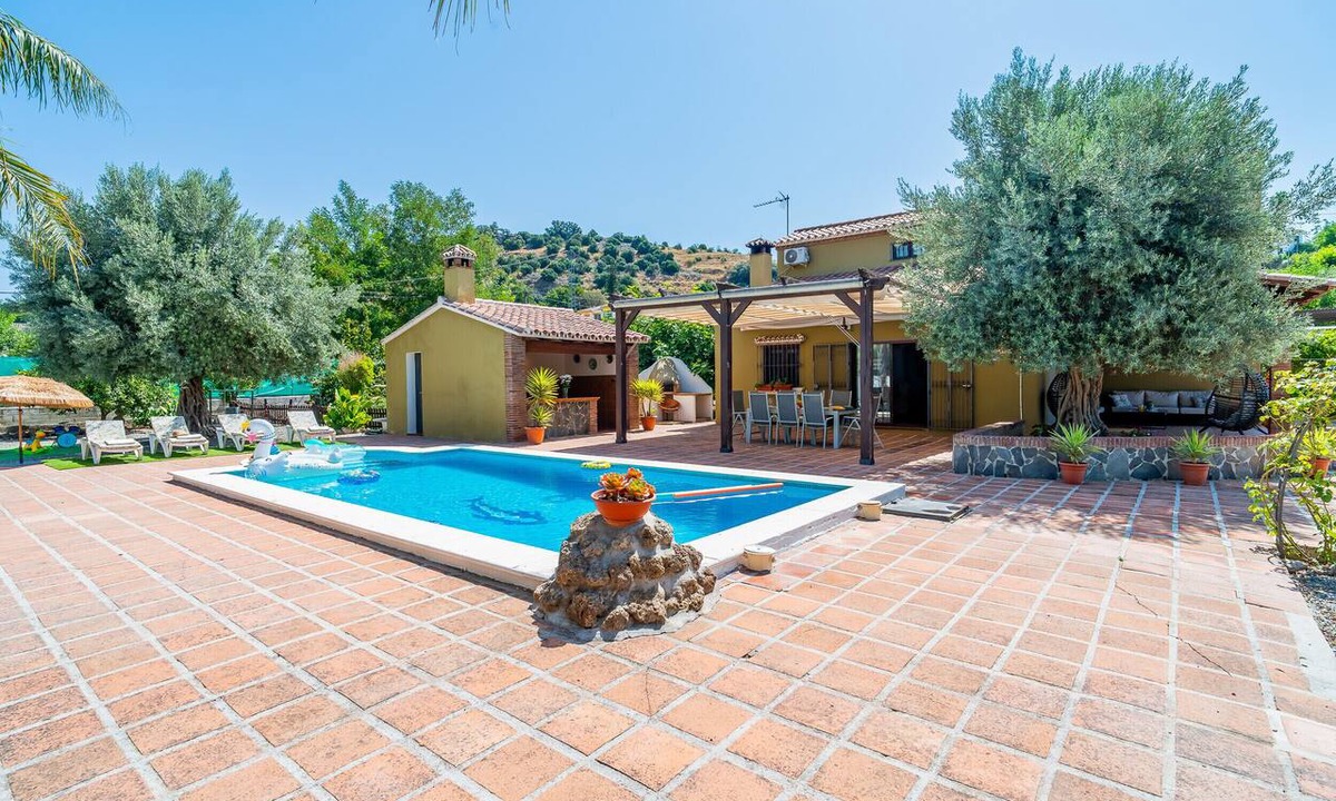 Coin Villa | Cubo's Villa El Sauce de Coin/Private pool/BBQ/Air conditioning/Free Wi-Fi