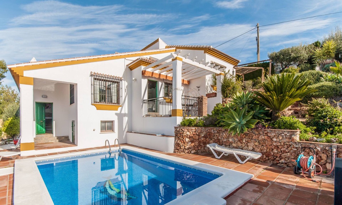 Alhaurin el Grande Villa | Cubo's Villa Las Terrazas/private pool/communal tennis court/air conditioning/free Wi-Fi
