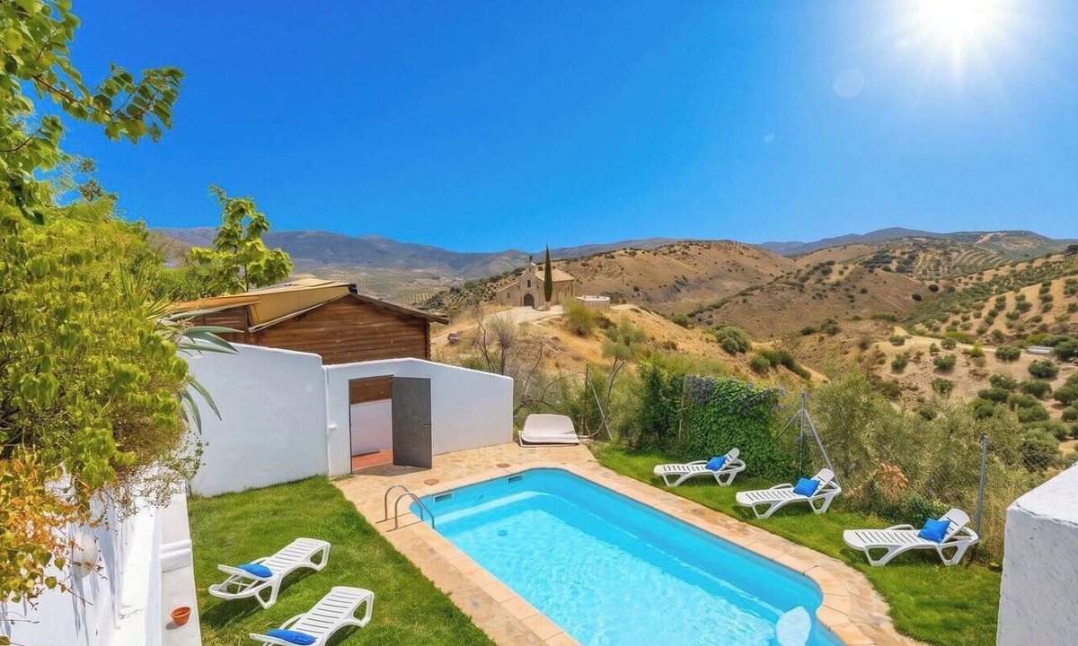 Algarinejo Villa | Dehesa de las Casas Algarinejo by Ruralidays