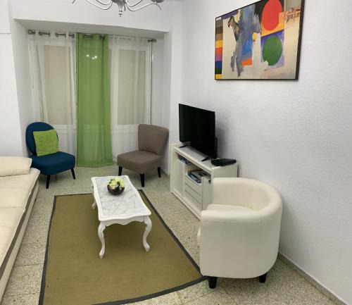 Alicante Apartment | Delightful 3 bedroom Apartment with Terrace ESP1EV