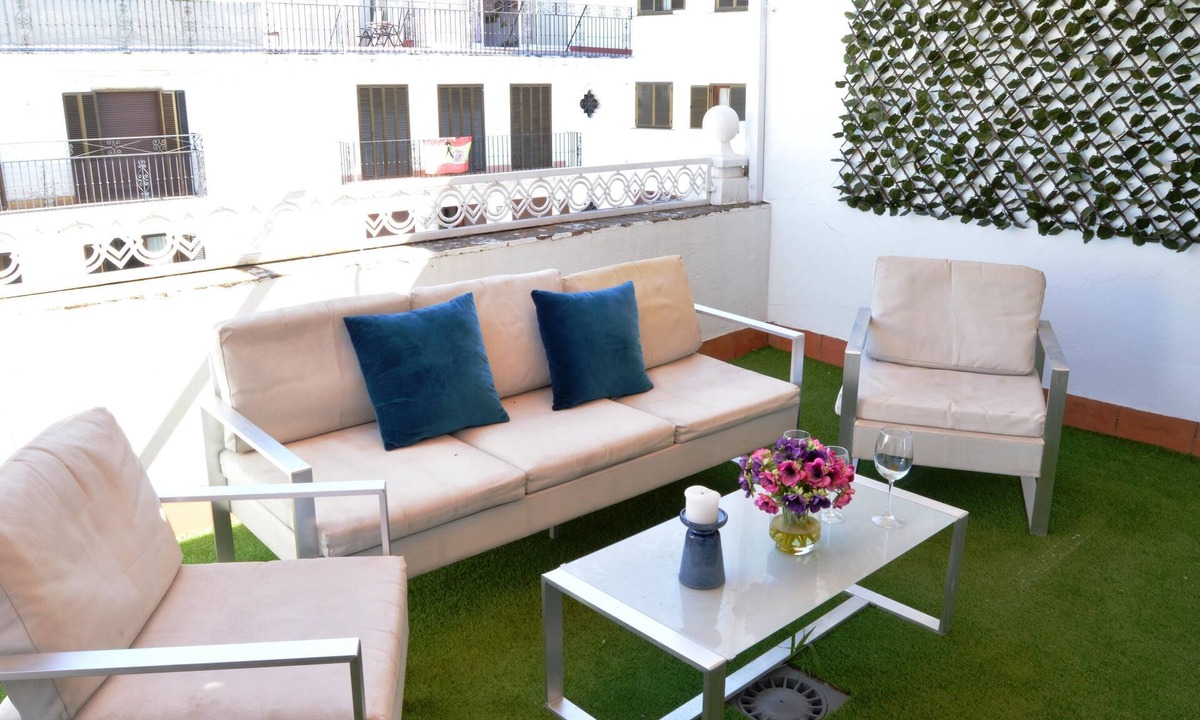 El Arenal Apartment | Deluxe Penthouse Cathedral Views, 6 people, Parking optional