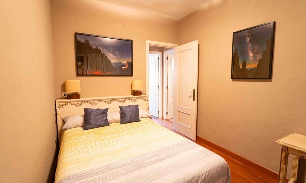 Arenas de San Pedro House | El Cervunal – Vacation Home for 2, Arenas de San Pedro, Balcony & AC