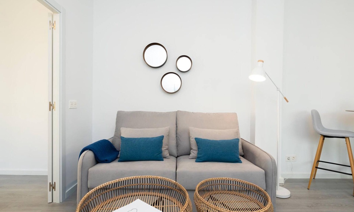 Capuchinos Apartment | Elegant 2-Bedroom Apartment in Central Malaga, Near Historic Center
