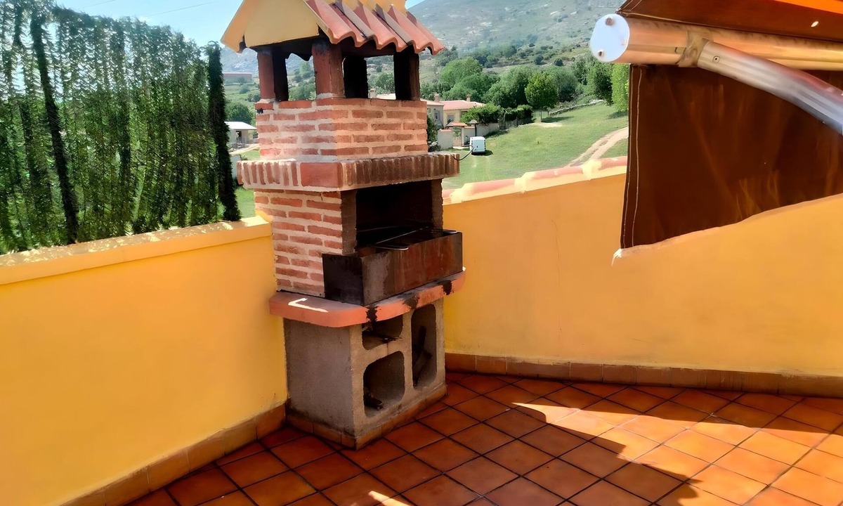 Navalmoral Villa | Big House with Barbecue and Fireplace