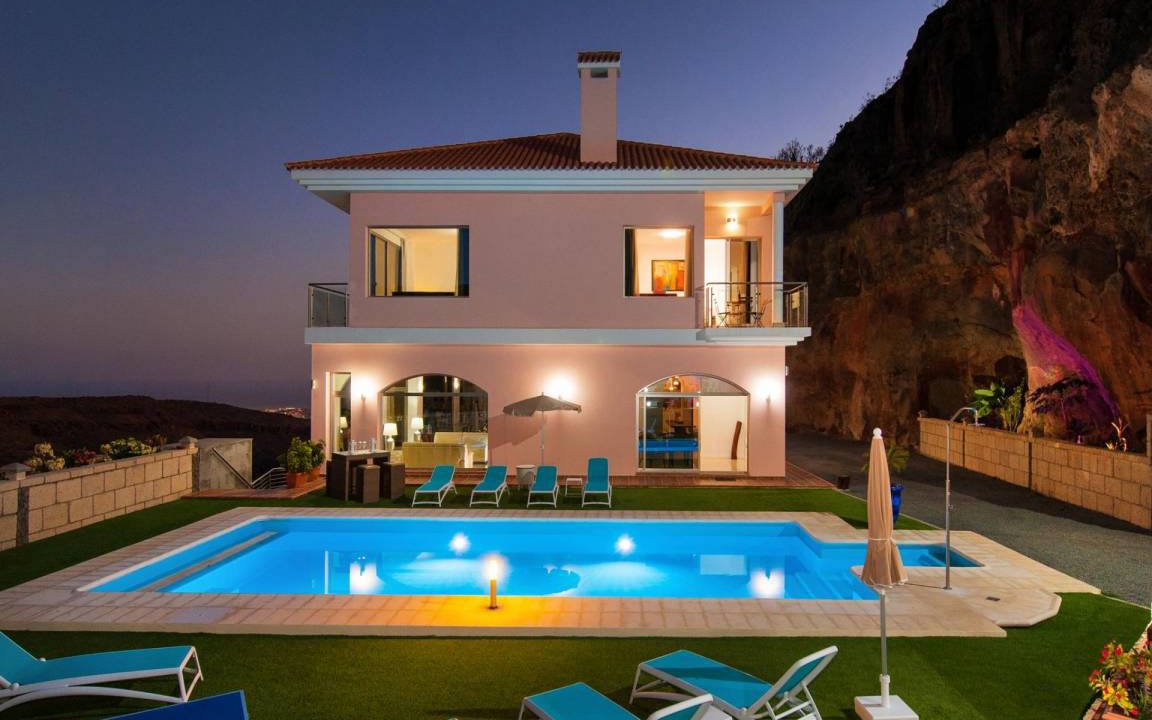 Monte Leon Villa | 420 m² Villa ∙ 3 bedrooms ∙ 12 guests