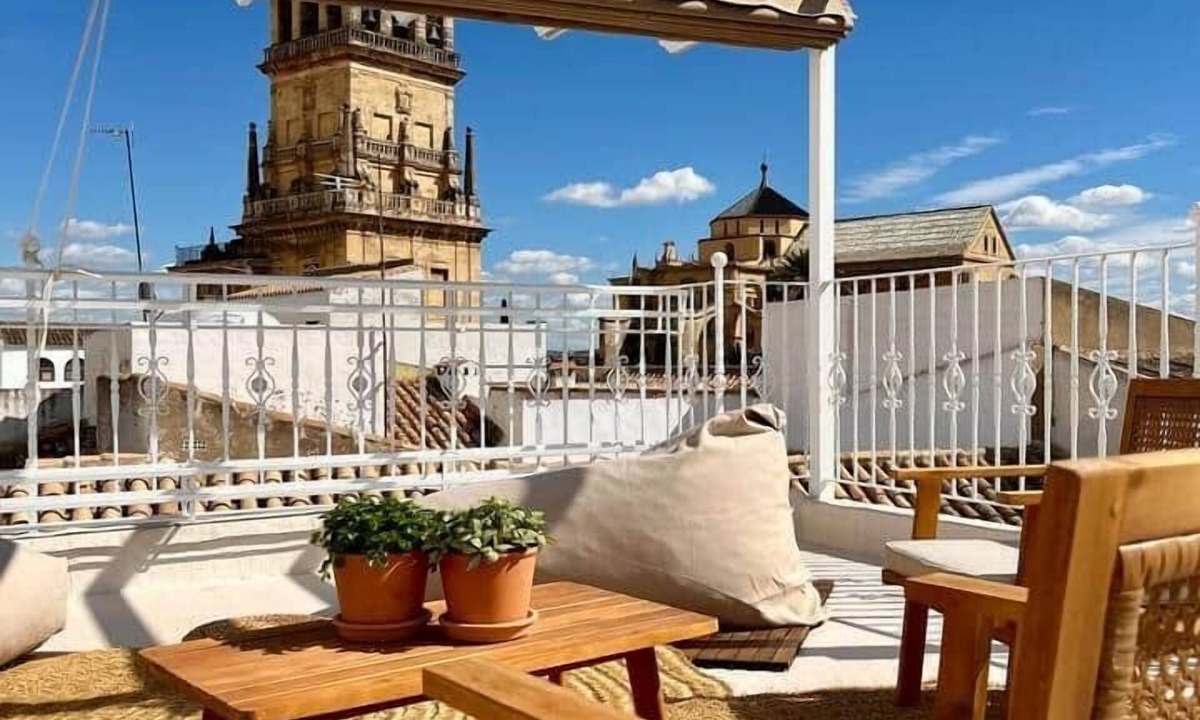 La Catedral Apartment | Estudio 2 by MezquitaSuites