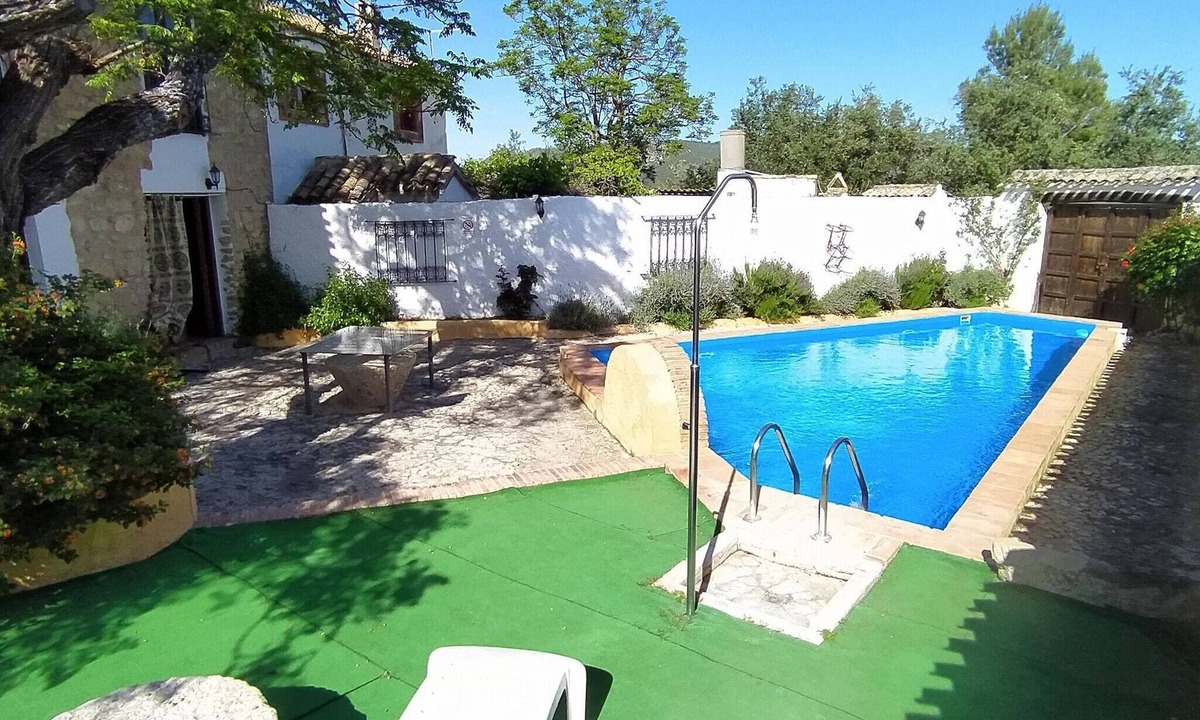 Algarinejo House | Farmhouse in Fuentes de Cesna near Iznajar