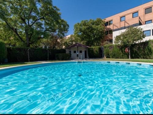 Parque Alcosa Apartment | Fibes Stay Sevilla-incluido Parking y Piscina