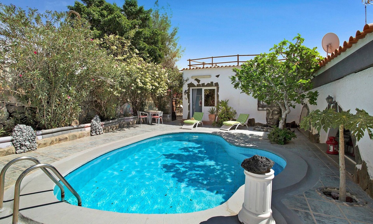 Aguimes Villa | Finca Fani 2 with Sea and Mountain Views, Shared Pool, Terrace, and Garden