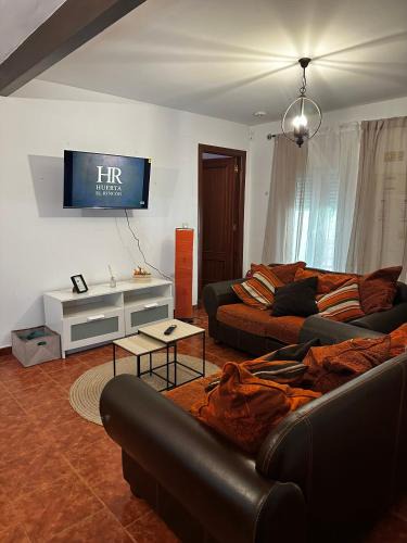 Zahara de la Sierra Ski Chalet | Finca Huerta El Rincón