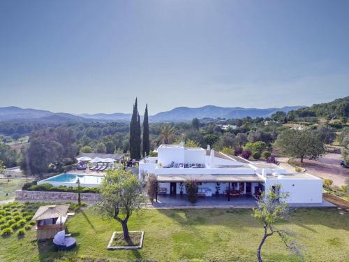Santa Eulalia del Rio Villa | Finca in Ibiza with Sea Views and Infinity Pool