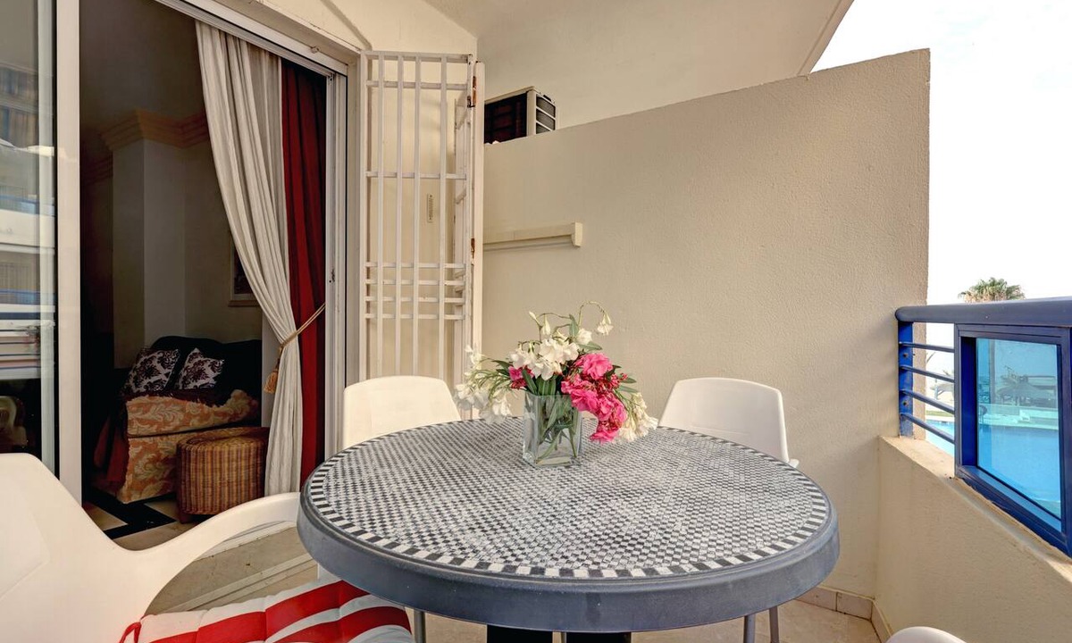 Marbella Apartment | First Line Beach Apartment with Sea Views, Pool, A/C & Wi-Fi