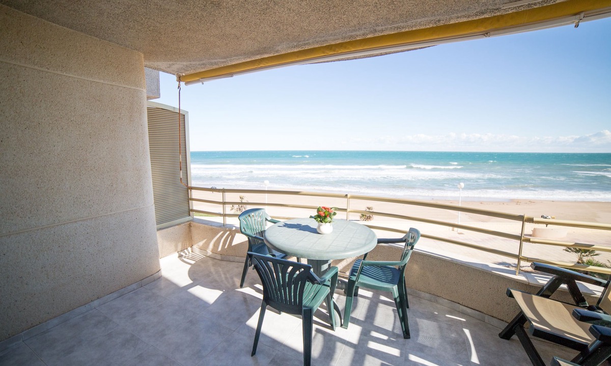 Plaza De La Costera Apartment | Front line apartment "Vistamar"