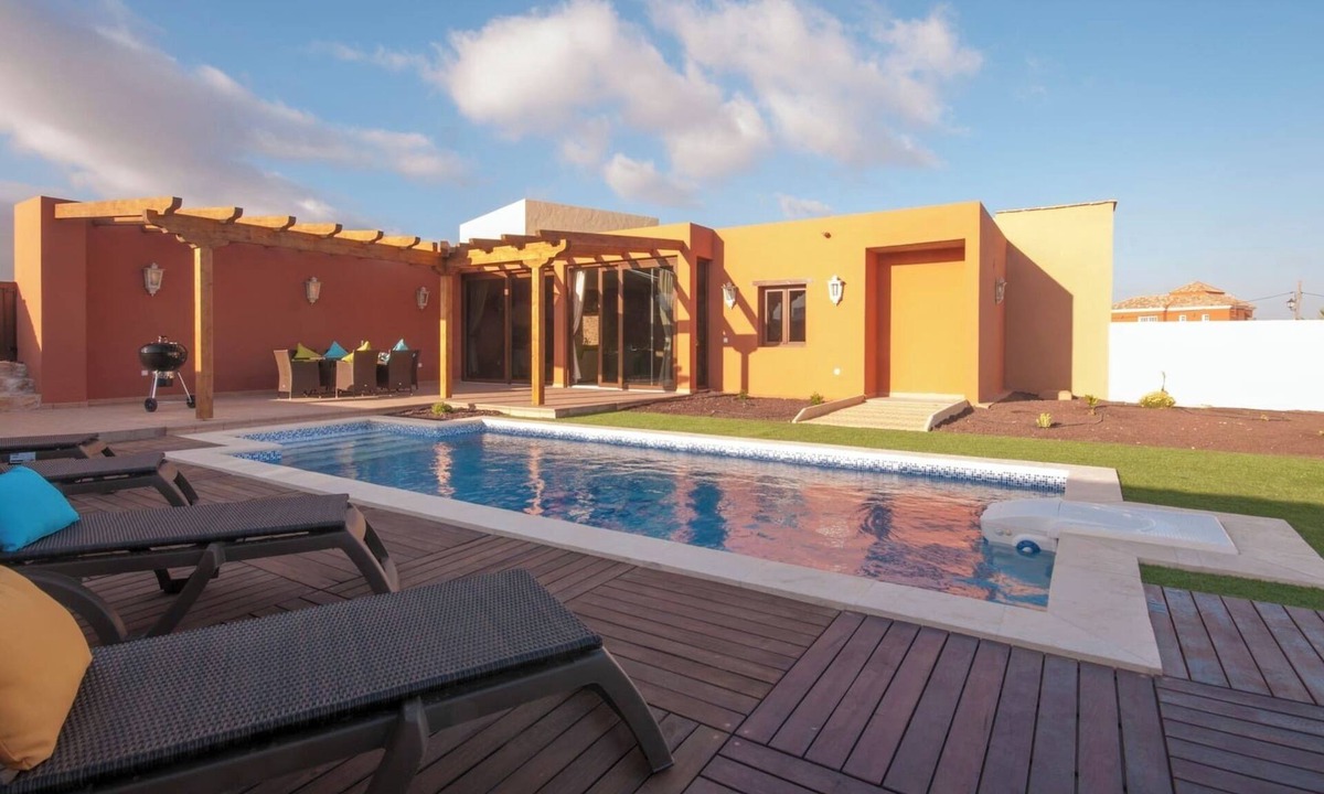 Tuineje Cottage | FV4300 Holiday cottage with private pool in Tuineje