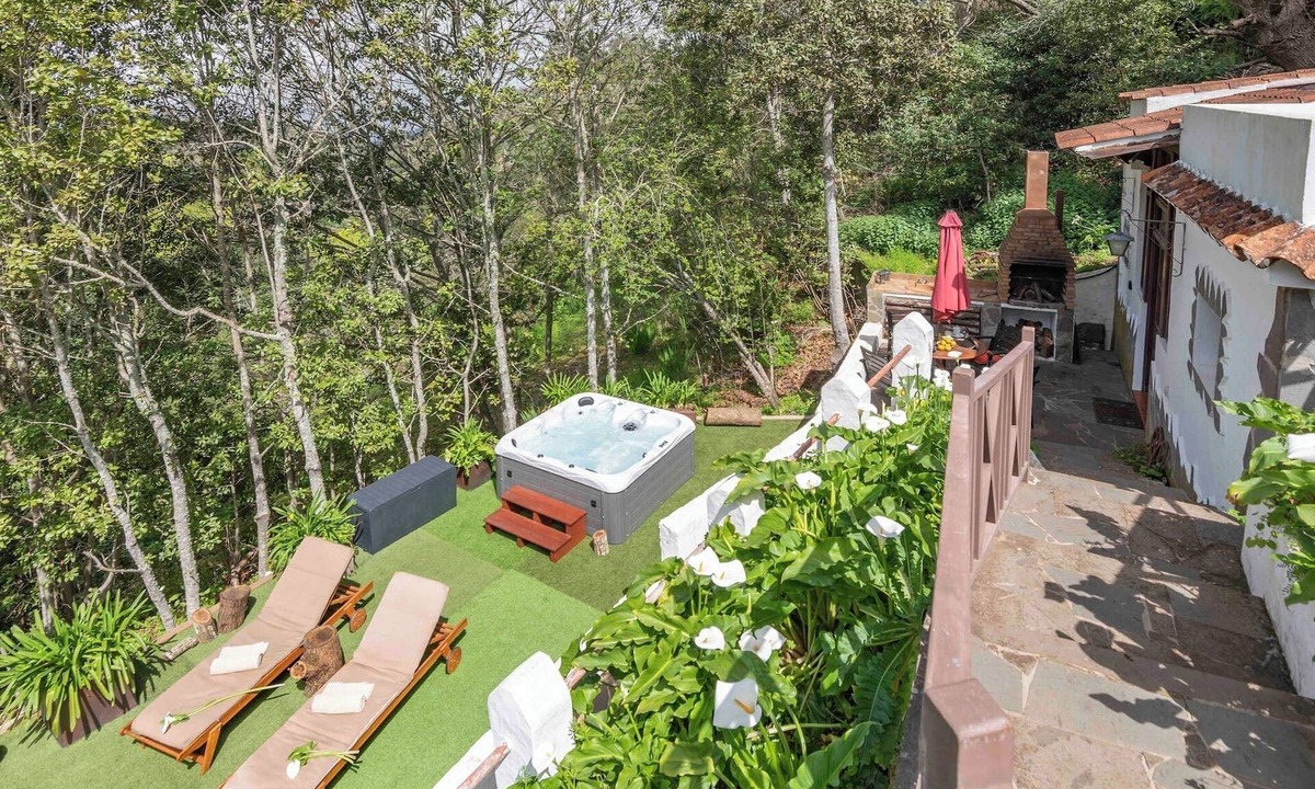 Fontanales Cottage | GC0004 Cosy cave cottage & private jacuzzi in Fontanales
