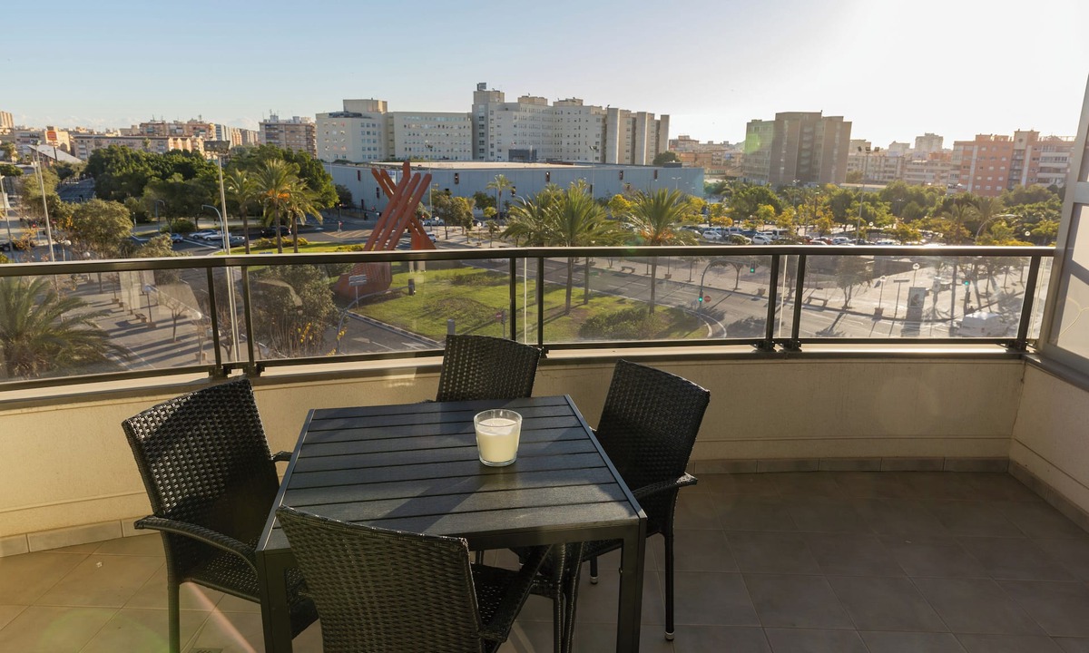 Altozano-Conde Lumiares Apartment | Guillman Suites