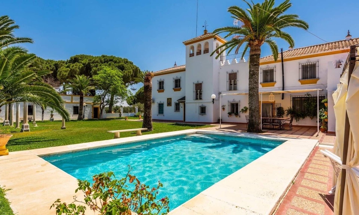Marchena Villa | Hacienda el Corchuelo Marchena by Ruralidays