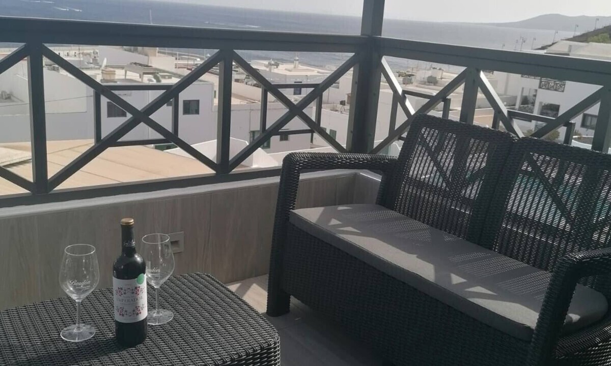 Los Mojones Apartment | Holiday Apartment 'Apartamento Alyce' with Sea View, Private Terrace and Wi-Fi