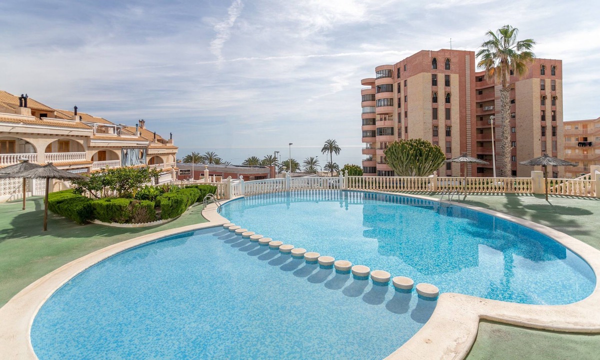 Els Arenals del Sol House | Holiday Home 'Playa Arenales Del Sol' with Sea View, Wi-Fi and Air Conditioning