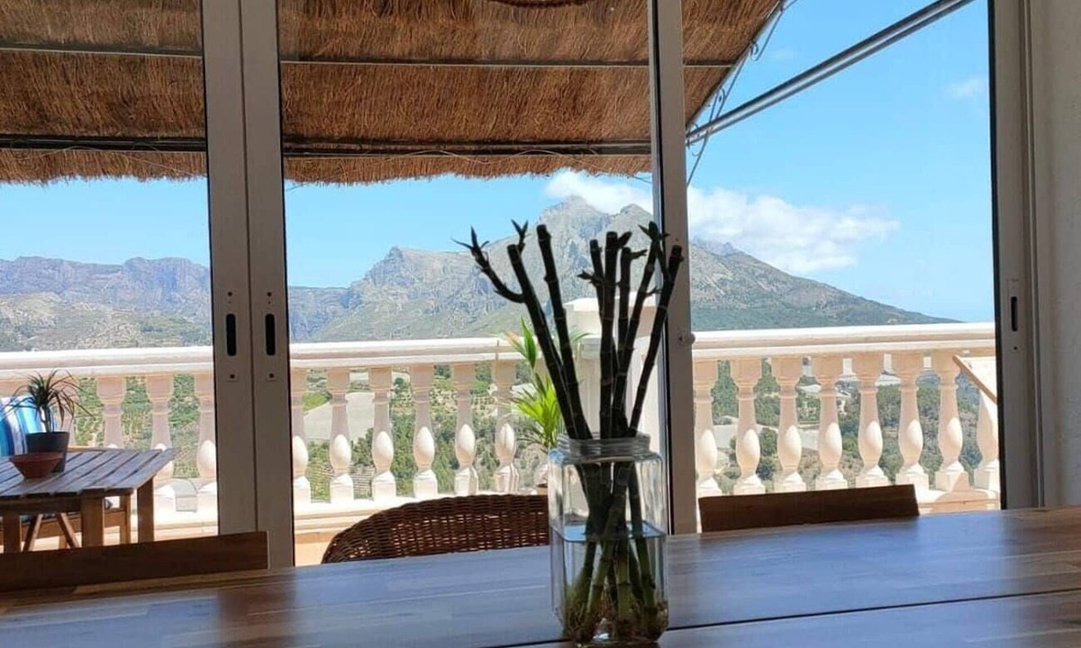 Callosa d' En Sarria House | Holiday Home 'Alonis Suites Premium Villas Onaer' with Private Pool, Private Terrace and Wi-Fi