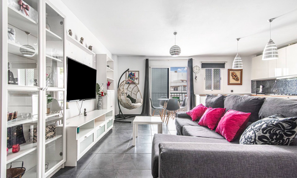 Agaete House | Holiday Home 'Bright' with Mountain View, Balcony and Wi-Fi