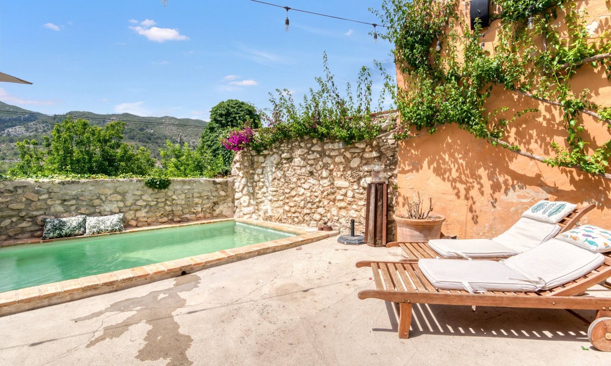 Vall de Gallinera House | Holiday Home 'Ca la Pasita 26' with Pool, Mountain Views and Wi-Fi