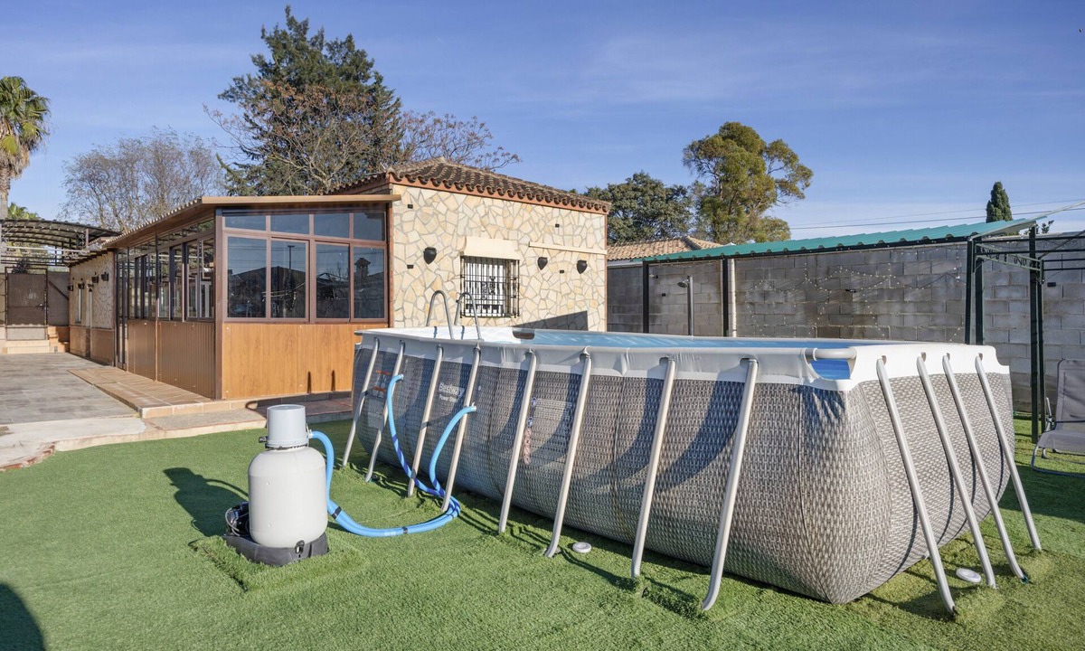 Arcos de la Frontera House | Holiday Home 'El Santiscal' with Mountain Views, Wi-Fi & Air Conditioning