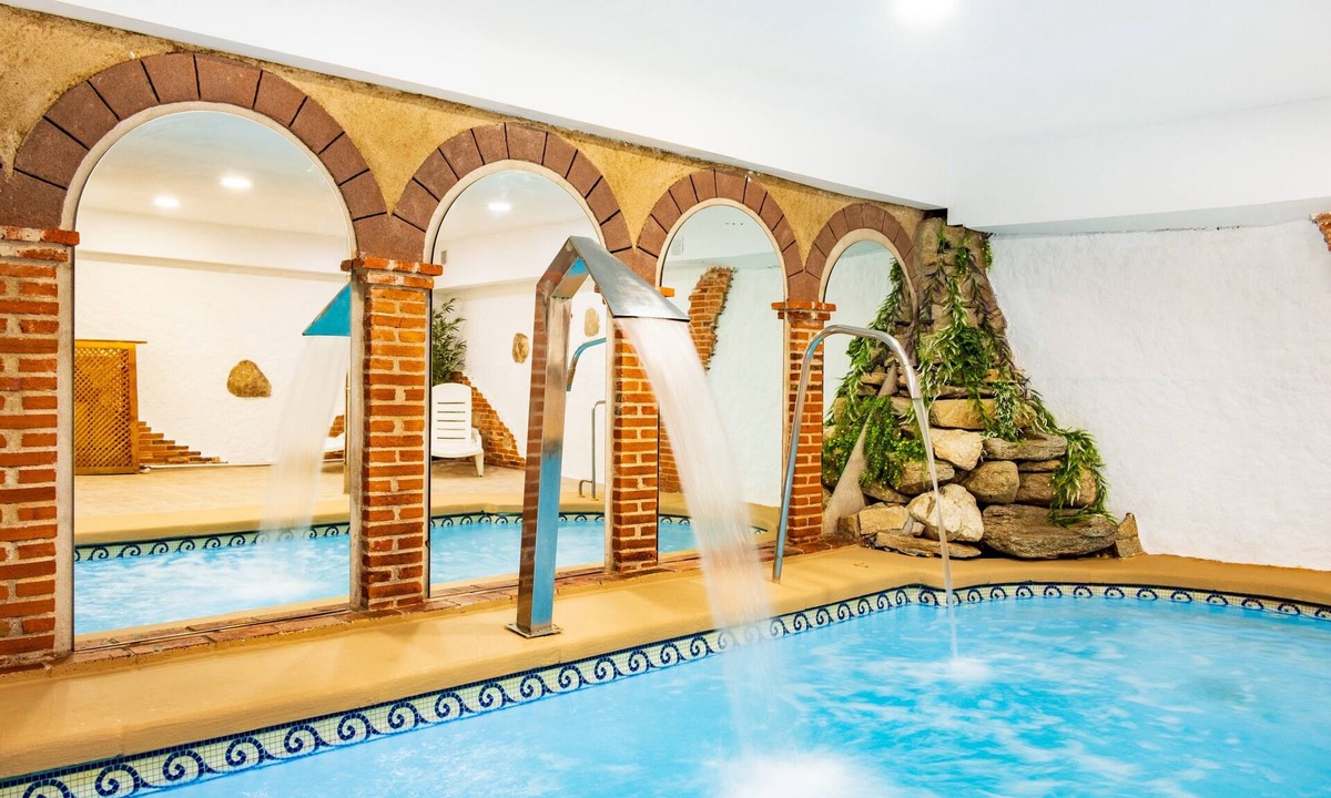 Aldeatejada House | Holiday Home 'La Chirumba' with Mountain View, Wi-Fi and Air Conditioning