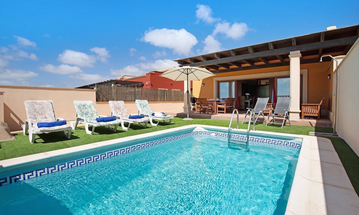 Caleta de Fuste House | Holiday Home 'Villa Carmen' with Sea Views, Private Pool and Wi-Fi