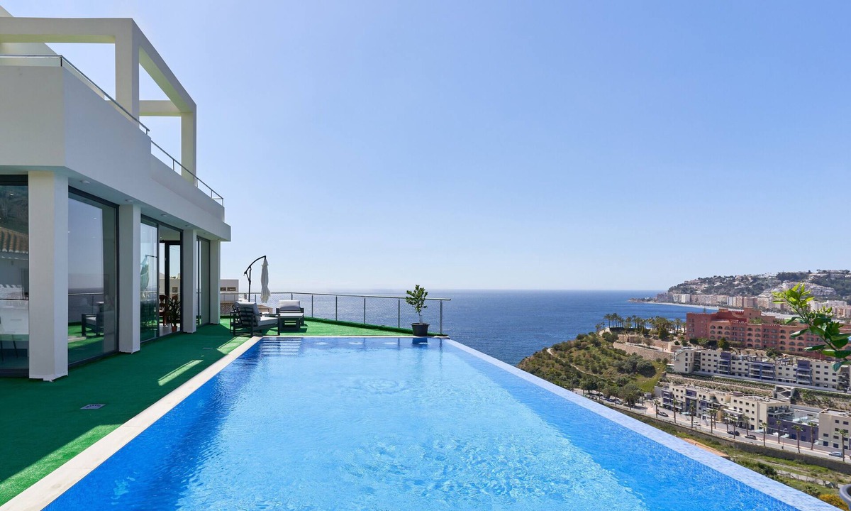 Almunecar Villa | Holiday Home 'Villa Joya Del Mediterraneo' with Sea Views, Wi-Fi and Air Conditioning