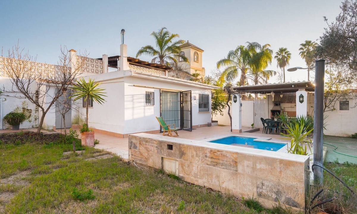 La Rinconada House | Holiday Home with Private Pool and A/C near Seville