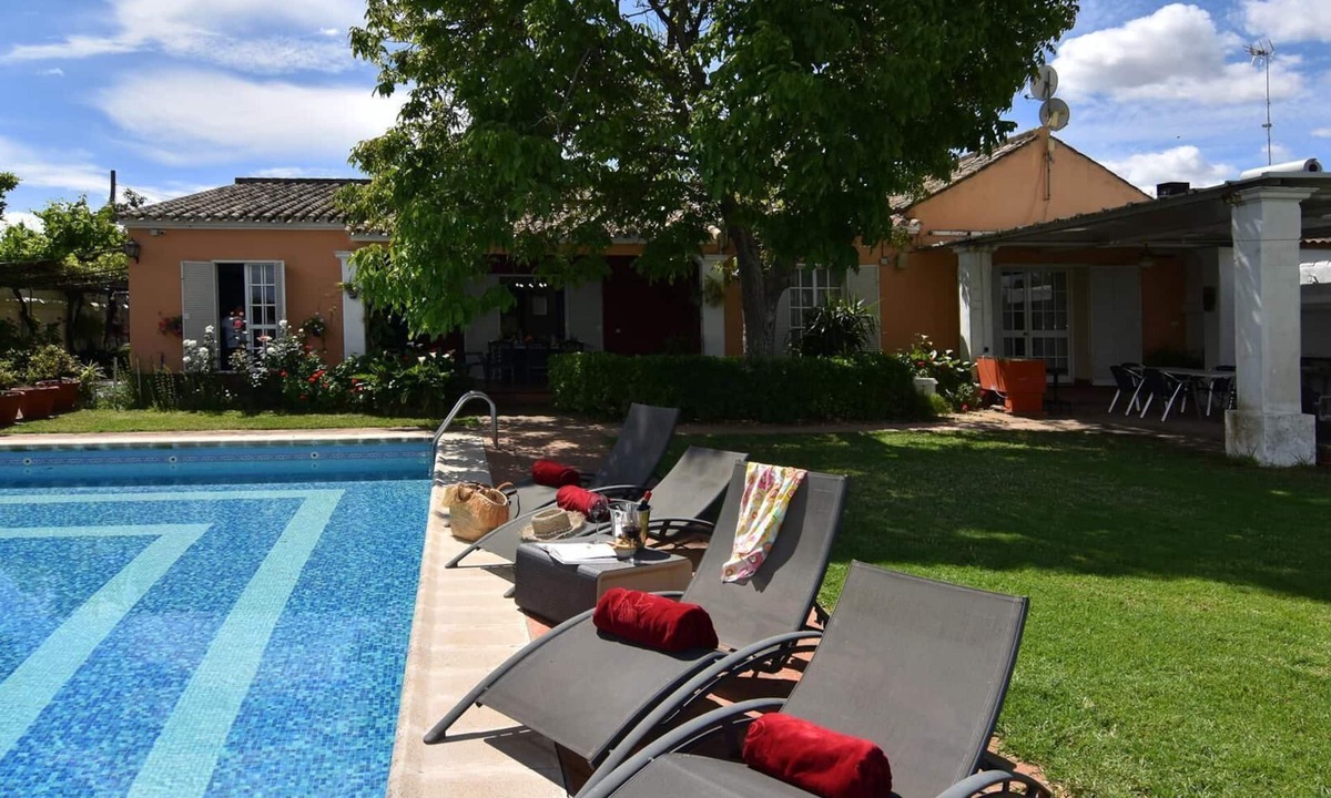 Palma del Rio House | Holiday house with private pool for 8 persons approx. 240 qm in Palma del Río, Andalusia (Cordoba Province)